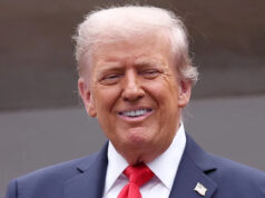 Trump, 79, corre para se gabar do comício mal frequentado Trump entrou no Truth Social logo depois da meia-noite para contrariar relatos de que seu comício na Carolina do Norte não conseguiu atrair uma multidão decente. / ANDREW CABALLERO-REYNOLDS / AFP via Getty Images