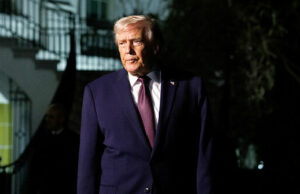 Trump: ‘Barack Hussein Obamacare foi criado para enriquecer as seguradoras’ Trump: 'Barack Hussein Obamacare foi criado para enriquecer as seguradoras'