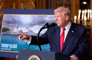 Trump adverte Maduro para não ‘jogar duro’ enquanto Rússia e China apoiam Venezuela Trump adverte Maduro para não 'jogar duro' enquanto Rússia e China apoiam Venezuela