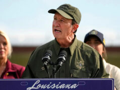 Trump anuncia que está nomeando o governador da Louisiana, Jeff Landry, para servir como enviado especial dos EUA à Groenlândia Yahoo news home