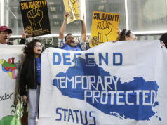 Trump cancelou o status legal temporário para mais de 1,5 milhão de imigrantes em 2025 A secretária de Segurança Interna, Kristi Noem, comparece perante o Comitê de Segurança Interna da Câmara no Capitólio, em Washington, quinta-feira, 11 de dezembro de 2025. (AP Photo / Mark Schiefelbein)