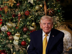 Trump deseja feliz Natal a todos, até mesmo à ‘escória da esquerda radical’ Trump deseja feliz Natal a todos, até mesmo à 'escória da esquerda radical'