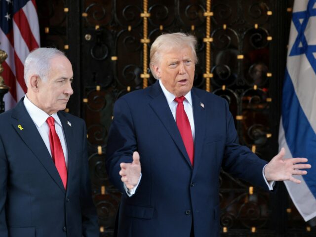 Trump diz que EUA apoiariam ataques contra programa de mísseis Trump diz que EUA apoiariam ataques contra programa de mísseis do Irã