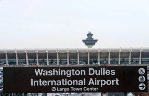 Trump diz que está reconstruindo o aeroporto de Dulles enquanto seu governo conserta os ‘movimentos de pessoas’ Yahoo news home