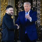 Donald Trump cumprimentou o presidente ucraniano, Volodymyr Zelensky, na entrada de sua propriedade em Mar-a-Lago, antes de uma reunião altamente antecipada entre os dois.