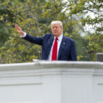 Detritos são vistos em uma parte praticamente demolida da Ala Leste da Casa Branca, quinta-feira, 23 de outubro de 2025, em Washington, antes da construção de um novo salão de baile. (Foto AP/Jacquelyn Martin)