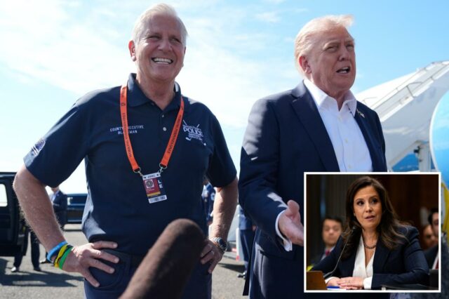 O presidente Donald Trump fala com repórteres ao lado do executivo do condado de Nassau, Bruce Blakeman.