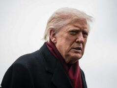 Trump lança ataque “poderoso e mortal” contra o ISIS na Nigéria e alerta para mais se os ataques persistirem Donald Trump anunciou um ataque “poderoso e mortal” no dia de Natal contra a “escória terrorista” do ISIS na Nigéria e alertou que os radicais continuarão a pagar pela perseguição aos cristãos