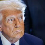 A nomeação de Robert F. Kennedy Jr por Trump como secretário de saúde, vista aqui com a esposa de Kennedy, Cheryl Hines, inaugurou uma nova era na política de saúde dos EUA.