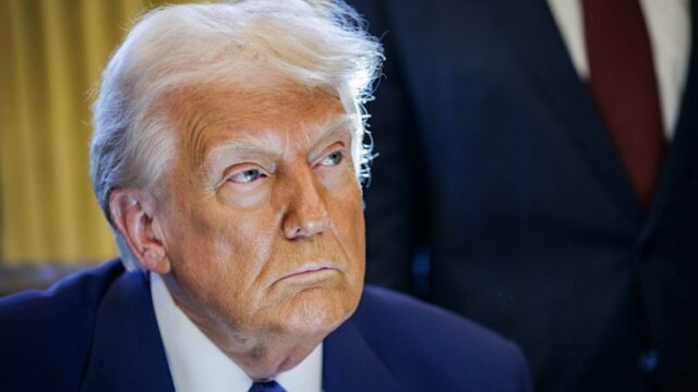 Trump ordena revisão de vacinas infantis e chama os EUA A nomeação de Robert F. Kennedy Jr por Trump como secretário de saúde, vista aqui com a esposa de Kennedy, Cheryl Hines, inaugurou uma nova era na política de saúde dos EUA.