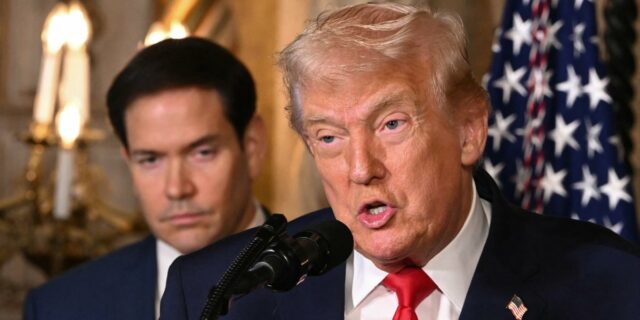 Trump turbinou sua rivalidade com o The New York Times em outro colapso após o expediente no Truth Social.