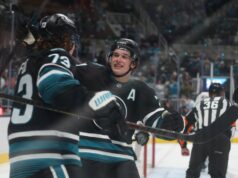 Tubarões atacam Utah enquanto Toffoli supera a seca, Smith marca gol de destaque Tubarões atacam Utah enquanto Toffoli supera a seca, Smith marca gol de destaque