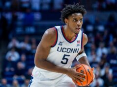 UConn Huskies recebem atualização sobre lesões importantes de Taris Reed Jr para jogo na Flórida UConn Huskies center Taris Reed Jr against Columbia