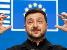 UE emprestará 160 mil milhões de dólares para cobrir necessidades militares da Ucrânia durante dois anos O chanceler da Alemanha, Friedrich Merz, à esquerda, e a presidente da Comissão Europeia, Ursula von der Leyen, na cimeira da UE em Bruxelas, na quinta-feira.