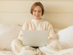 Ugg! Sonhos descalços! Nordstrom acaba de reduzir nossas marcas aconchegantes favoritas Peças Antigas da Marinha