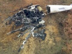 Um morto após dois helicópteros colidirem em pleno ar Um morto após dois helicópteros colidirem em pleno ar