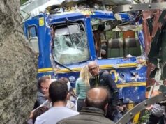 Um morto e turistas entre feridos em acidente de trem frontal perto de Machu Picchu Um acidente de trem frontal na rota que atende Machu Picchu, no Peru, deixou um morto e pelo menos 40 feridos, incluindo turistas estrangeiros.