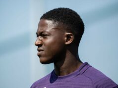 Uma fonte do Man Utd dá o veredicto de treinamento de Kobbie Mainoo: ‘Não entendi…’ O técnico do Manchester United, Ruben Amorim, conversa com Kobbie Mainoo durante a partida de futebol da Premier League entre Liverpool e Manchester United em Anfield, em Liverpool, Inglaterra, em 2025.