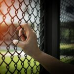 Uma garota desaparecida apareceu em um site de tráfico sexual. Então a polícia de Oakland se disfarçou e ordenou que ela