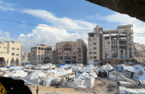 Universidade Islâmica de Gaza retoma aulas no local em meio à destruição israelense Edifícios em Gaza foram destruídos pelo bombardeamento de Israel. (Al Jazeera)