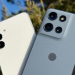 Moto G 2026 encostado em um laço vermelho