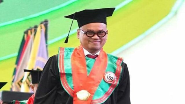 Uya Kuya se forma no mestrado em Direito, tese revela Uya Kuya se forma no mestrado em Direito, tese revela caso de saque de sua casa