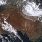 Um vale de monções pode trazer até 600 mm de chuvas e tempestades em grandes partes de Queensland. ﻿