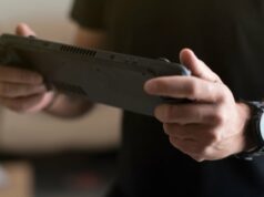 Valve descontinuou oficialmente o LCD Steam Deck Valve descontinuou oficialmente o LCD Steam Deck