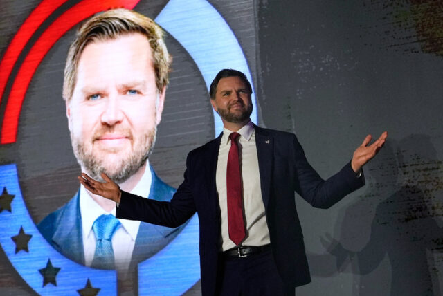 O presidente Donald Trump fala durante evento para anunciar novas tarifas no Rose Garden da Casa Branca, quarta-feira, 2 de abril de 2025, em Washington. (Foto AP/Mark Schiefelbein)