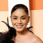 Vanessa Hudgens mostra figura em body profundo