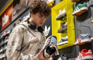 Varejista de tênis arquiva Capítulo 11 e fecha a maioria de suas lojas Varejista de tênis arquiva Capítulo 11 e fecha a maioria de suas lojas