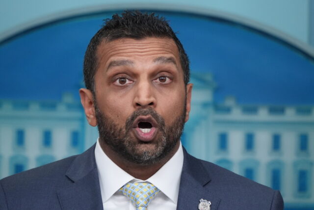 Daniel Bongino fala durante uma audiência do Comitê Judiciário da Câmara sobre as mudanças propostas nas práticas policiais e na responsabilização no Capitólio, quarta-feira, 10 de junho de 2020, em Washington. (Michael Reynolds/Pool via AP)