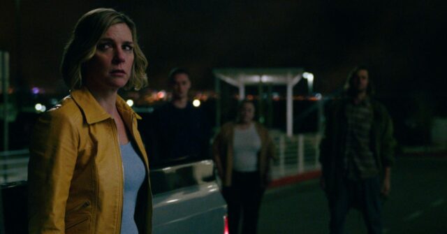 Veja o momento em que Vince Gilligan revelou o nome de Pluribus ao elenco principal
