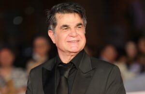 Vencedor de Cannes, Jafar Panahi, condenado a um ano de prisão no Irã à revelia, afirma advogado Vencedor de Cannes, Jafar Panahi, condenado a um ano de prisão no Irã à revelia, afirma advogado