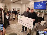 Veterano de momento incrível, 88 anos, recebe cheque de US$ 1,7 milhão de estranhos após perder pensão e voltar ao trabalho em tempo integral Veterano de momento incrível, 88 anos, recebe cheque de US$ 1,7 milhão de estranhos após perder pensão e voltar ao trabalho em tempo integral