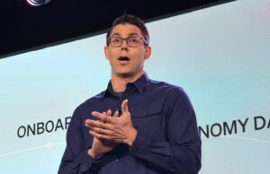 Viajando a bordo com a corrida de Rivian pela autonomia Viajando a bordo com a corrida de Rivian pela autonomia