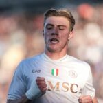 Rasmus Hojlund jogando contra o Bologna