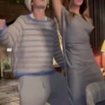 Victoria Beckham recriou de forma hilariante a icônica dança Risky Business de Tom Cruise em um novo carretel do Instagram postado por seu filho Cruz