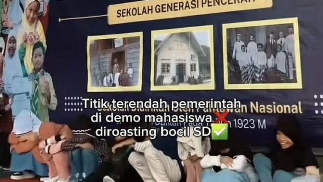 Virais! Performance dramática de escola primária com tema de desastre de Sumatra, supostamente cheia de torresmo para autoridades
