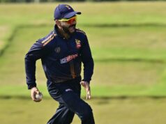 Virat Kohli provavelmente estará disponível para o jogo do Troféu Vijay Hazare de Delhi contra o Railways Virat Kohli provavelmente estará disponível para o jogo do Troféu Vijay Hazare de Delhi contra o Railways