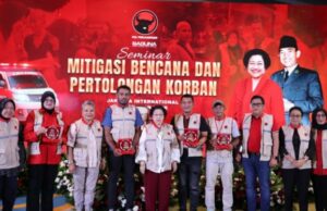 Vítimas de desastres recebem boa assistência, brinca Risma: Mesmo que o PDIP não tenha vencido em Aceh Vítimas de desastres recebem boa assistência, brinca Risma: Mesmo que o PDIP não tenha vencido em Aceh