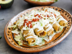 Você se lembra da extinta rede mexicana que já foi a segunda maior da América? Um grande lado vermelho que diz "fechado" em todas as letras maiúsculas.