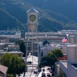 Warner Bros Discovery rejeita oferta hostil de aquisição da Paramount