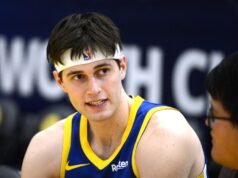 Warriors cortam relações com o novato Alex Toohey, que fazia parte da negociação de Kevin Durant Alex Toohey, do Santa Cruz Warriors, durante o media day do time na Kaiser Permanente Arena em Santa Cruz, Califórnia, na segunda-feira, 3 de novembro de 2025. (Doug Duran/Bay Area News Group)