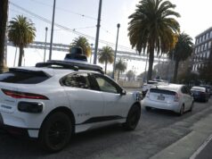 Waymo faz recall do software robotaxi devido a incidentes com ônibus escolar Waymo faz recall do software robotaxi devido a incidentes com ônibus escolar