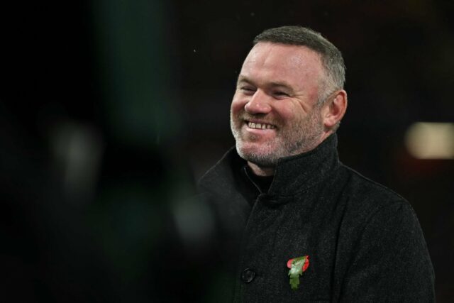 Wayne Rooney destaca Patrick Dorgu e estrela do Man Utd Patrick Dorgu durante a partida da Premier League entre Aston Villa e Manchester United no Villa Park em 2025 em Birmingham, Inglaterra.