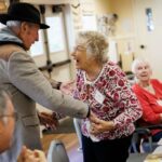 Wish Book: um lugar para idosos fazerem amigos e se manterem ativos – com uma ajudinha de um robô