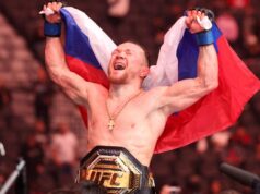 Yan derrota Dvalishvili e conquista o cinturão peso galo no UFC 323 Petr Yan e Merab Dvalishvili em ação.