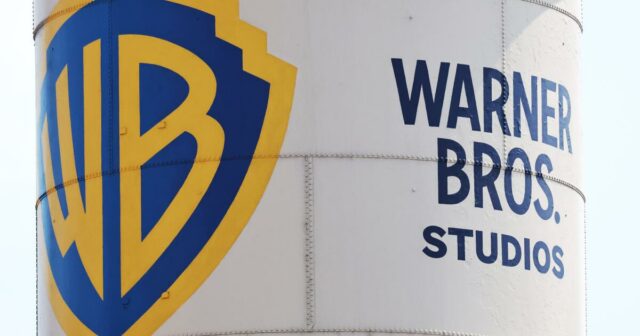 rejeita a oferta hostil da Paramount e acusa a família Ellison de não investir dinheiro no acordo
