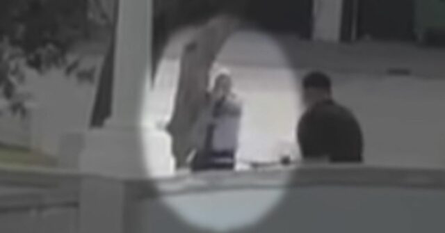 Detetive Sênior Constable Cesar Barraza.